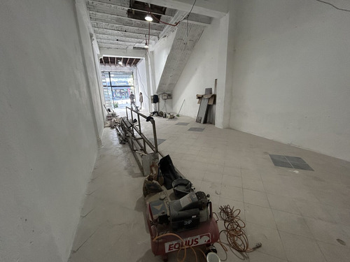 Alquiler Local Comercial 200 Mts 2 En 18 De Julio Cordón.