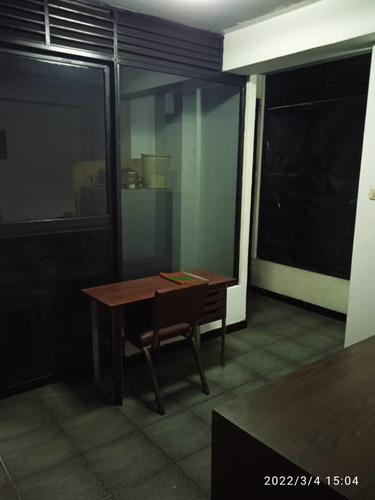 Imagen 12 de 12 de Niurka Paraguán Vende Oficina Pleno Centro De Caracas