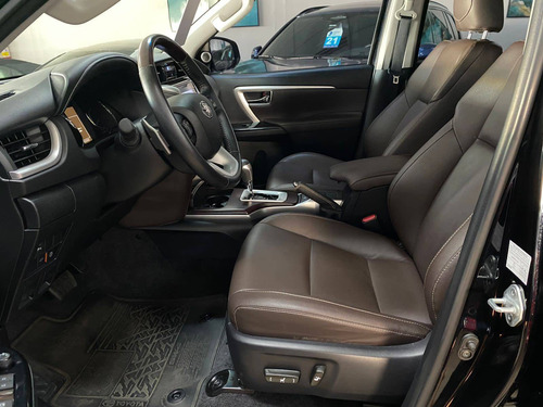 Imagem 8 de 12 de Toyota Hilux Sw4 2.8 Srx 4x4 7 Lugares 16v Turbo