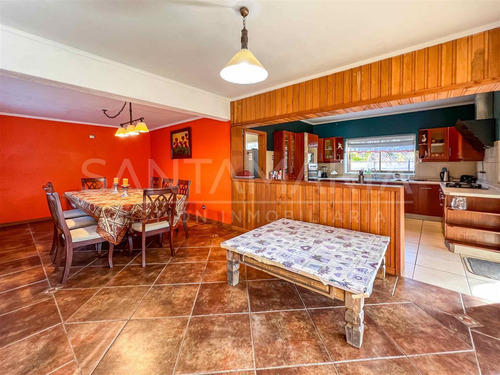 Casa En Venta De 5 Dormitorios En Pingueral