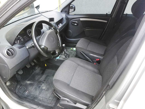 Renault Logan 1.6 8v