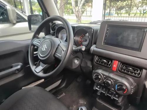 Suzuki Jimny 1.5 M/t