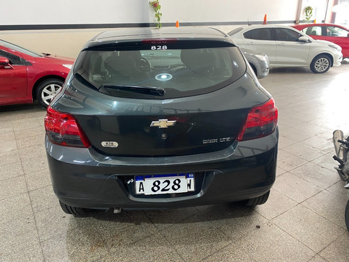 Imagen 6 de 12 de Chevrolet Onix 1.4 Ltz Full Full 2016