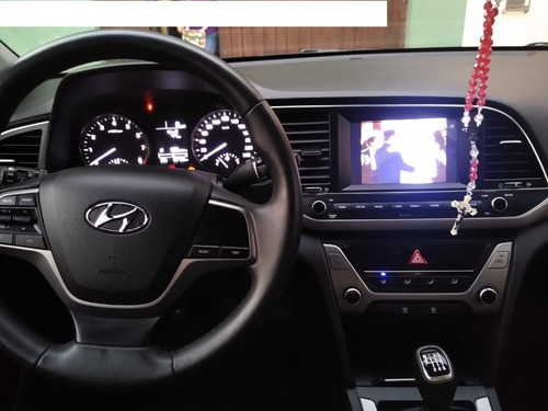 Hyundai Elantra Plata Metalizado