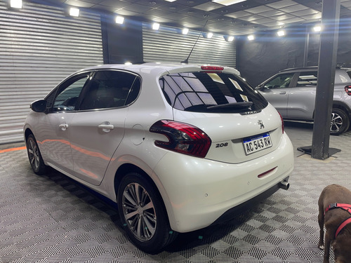 Peugeot 208 1.6 Feline Tiptronic