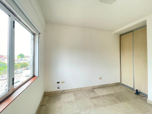 Imagen 7 de 14 de Alquiler Departamento 3 Ambientes Complejo Cerrado Castelar