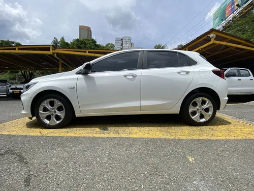 Chevrolet Onix 1.0 Premier At 2022