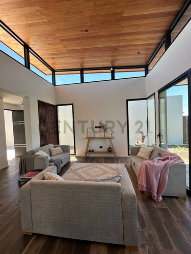 Casa En Venta En El Quimilar A Estrenar De 3 Dormitorios