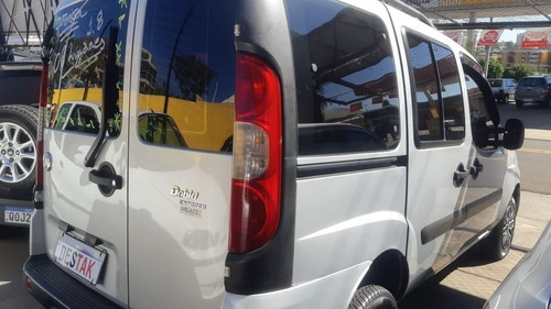 Imagem 6 de 9 de Fiat Doblô 2012