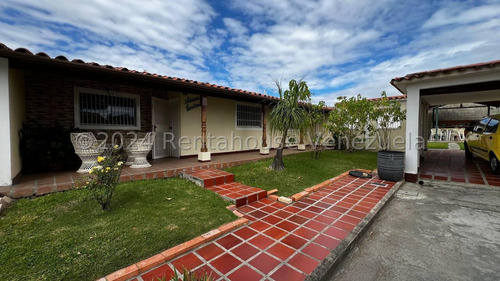 Dennymar, Vende Bella Casa En Urb Villas Tabure Cabudare