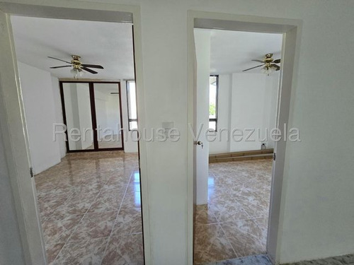 Amplio, Iluminado Apartamento En Venta La Urbina Mls-25-7626 Mv