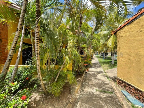 Townhouse En Chichiriviche, Ciudad Flamingo, Codg Mas 24-8226
