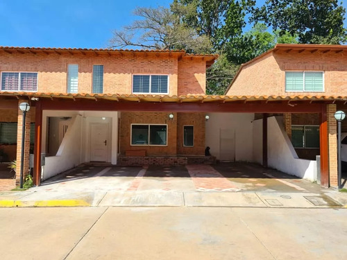 Townhouse Remodelado Y Semi Amoblado En Conjunto Res. Las Trinitarias, San Diego Lemth-135