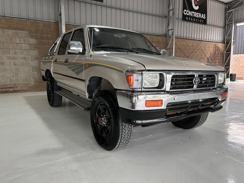 Toyota Hilux 2.8 D/cab 4x4 D Sr5