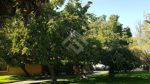 Casa En Venta De 4 Dorm. En Colina Las Brisas