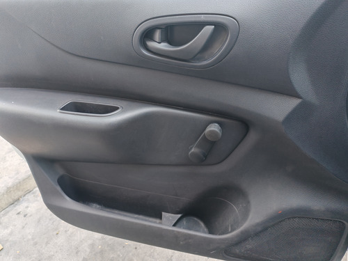 Nissan NP300 2.4 Doble Cabina Se Aa Pack Seg Mt