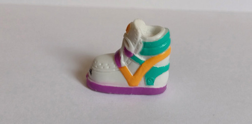 Mini Figura Shopkins Tenis Sneaky Wedge (Usado)