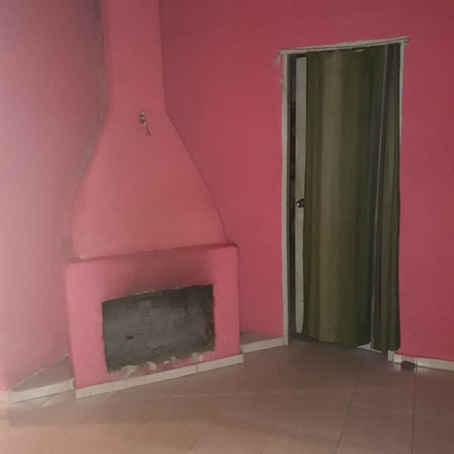 Casa 2 Dormitorios Con Amplio Terreno Sobre Esquina