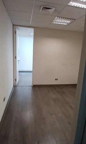 Se Arrienda Oficina Y Estac. Excelente Ubicación E.central