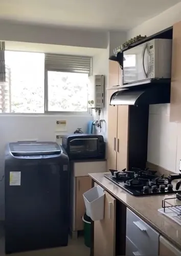 Arriendo Lindo Apartamento Con Espectacular Vista En La Unidad Residencial Colinas De Los Bernal, Ubicada En La Loma De Los Bernal.