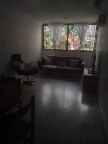 Imagen 4 de 17 de Se Alquila Apartamento En La Urbanizacion Monteserino