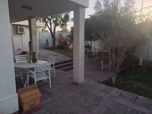 Casa 4 Dormitorios En El Centro De Junín!