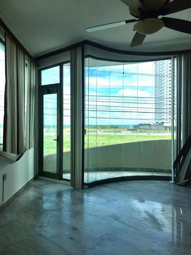 Imagen 9 de 11 de Costa De Oro, Casa En Renta De 3 Recámaras, Con Jardín Y Cuarto De Servicio