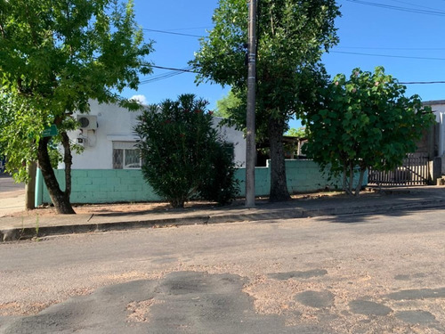 Imagen 3 de 13 de Amplia Casa En Venta T Y Tres