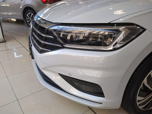 Imagen 11 de 24 de Volkswagen Vento Highline 250 Tsi At #15
