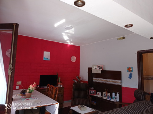 Inmobiliaria Vende Casa En Barrio Perez Castellanos