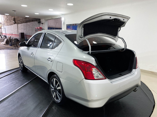 Imagem 13 de 20 de Nissan Versa 1.6 16v Sl Aut. 4p