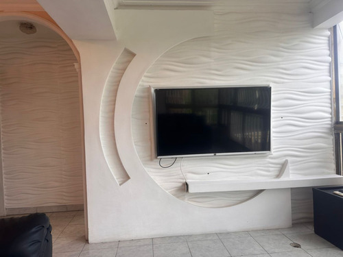 Hermoso Apartamento Remodelado Y Amoblado En Charallave, En Pleno Centro. (a.v)