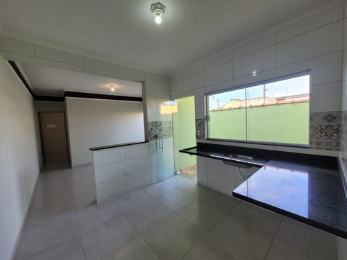 Imagem 13 de 16 de Casa Com Piscina E Churrasqueira Em Mongaguá!! Ref.: 10065 E