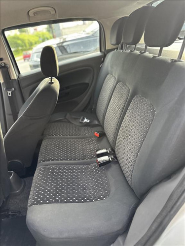 Fiat Punto 1.8 HLX 8V FLEX 4P MANUAL