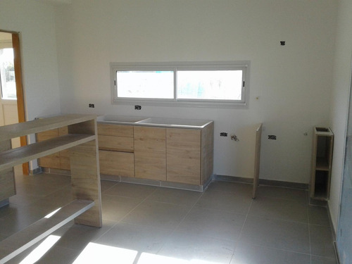 Imagen 19 de 23 de Casa 5 Ambientes 2 Plantas A La Lagun Super Precio Canton !!