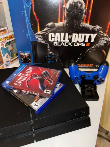 Playstation Ps4 500gb + 2 Joysticks + Base Cargadora + 2jueg