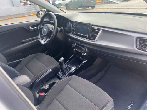 Imagen 7 de 15 de Kia Kia Rio Sedan 2018 4p Ex Man Ve F. Niebla Ra-15