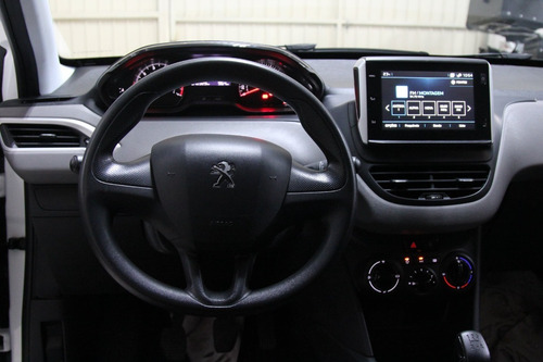 Imagem 9 de 15 de Peugeot 208