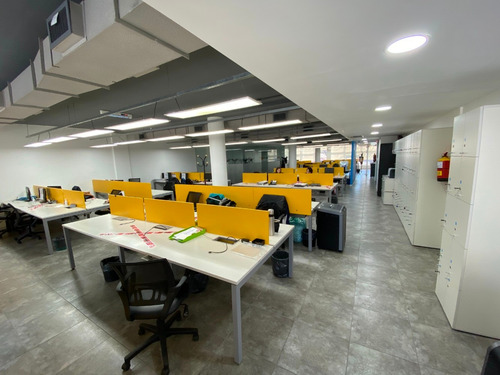 Imagen 7 de 14 de Oficina, Parque Patricios, A Mts De Subte, Excelente Estado, Lista Para Ingresar