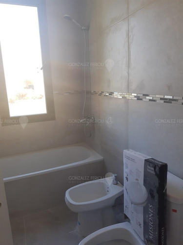 Casa En Venta Ubicado En Country Maschwitz, Zona Norte