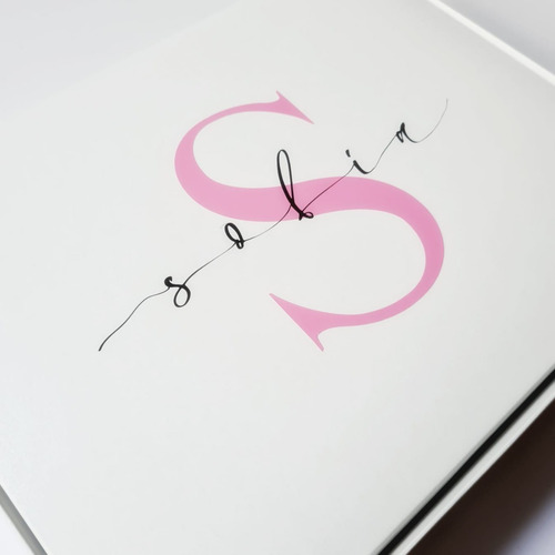 Imagen 1 de 1 de Caja Con Nombre Personalizado 28x22x6