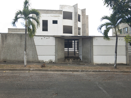 Casa En Venta Obra Gris En Urbanización Guaracarima La Victoria