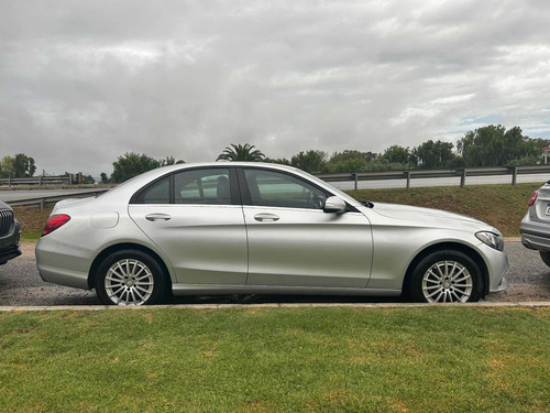 Imagen 10 de 17 de Mercedes-benz Clase C 180 Manual Divino