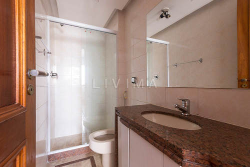 Apartamento Para Alugar Na Avenida Bartolomeu Mitre, Leblon, Rio De Janeiro - Rj - Liv-0400
