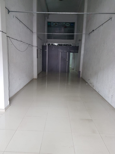 Imagen 4 de 10 de Venta Tres Locales Juntos Con Renta. Zona Mayorista