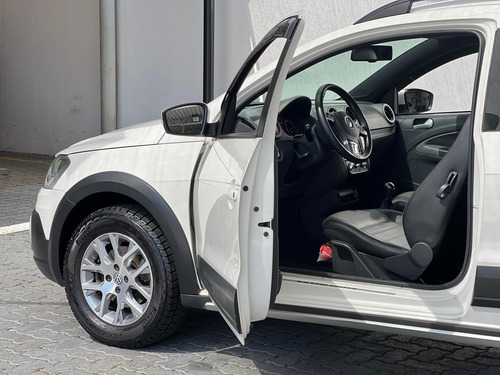 Volkswagen Saveiro 1.6 16v Cross Cab. Dupla Total Flex 2p