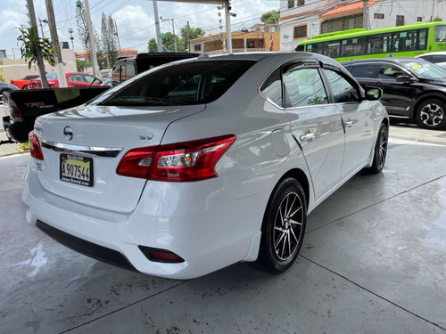 Imagen 5 de 15 de Nissan Sentra Sv Americana