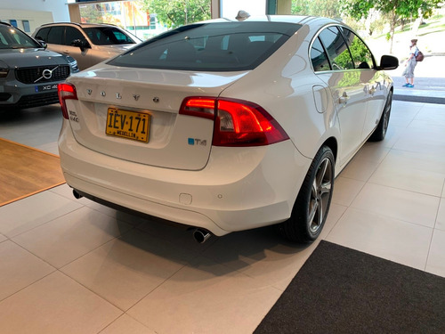 Volvo S 60 Kinetic 1600turbo Aut 4x2 180 Hp