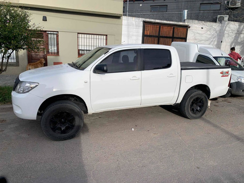 Toyota Hilux 2.5 Dx Pack Cab Doble 4x4 (2009) 2008