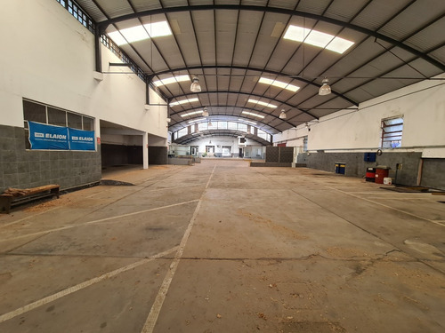 Importante Local Comercial Con Amplio Frente Zona Portuaria.